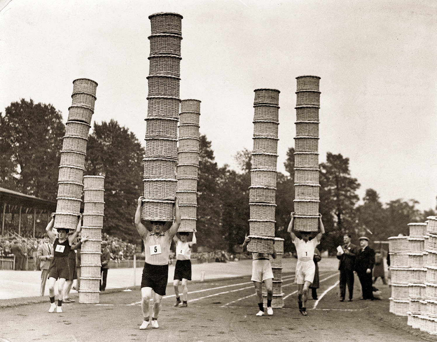 A half-bushel race in the 1930s at Borough Market Sports